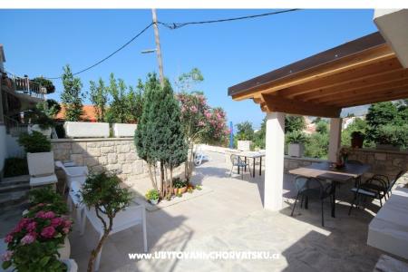Apartments Dalmacija 1 Brela Croatia