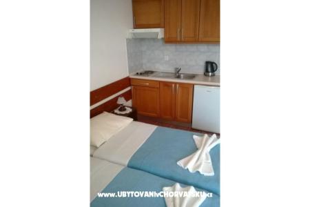Studio Apartments Rozalija photo 4
