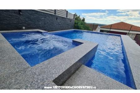 Delux apartment, heated pool Crikvenica Croatia
