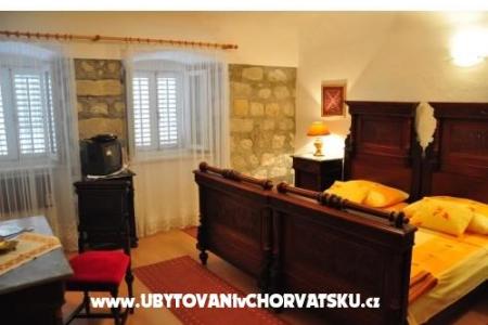 Apartments & room Giron photo 4