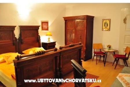 Apartments & room Giron photo 5