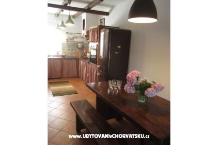 Apartment Flora photo 2