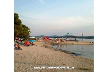 JAGODA photo 2
