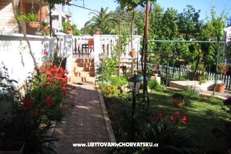 Apartments Roje Sv. Filip i Jakov photo 5