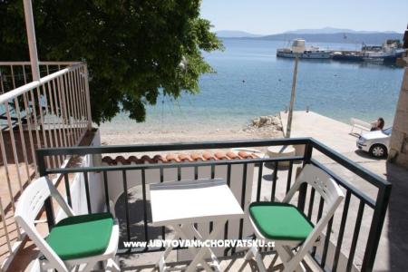 Apartment ETTA (house on the beach) photo 5