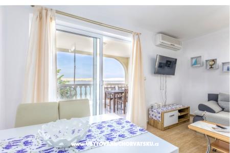 Beachfront Apartments Laszlo photo 4