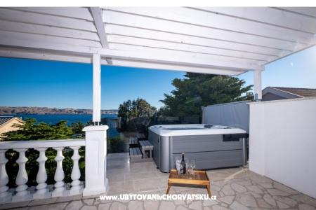 House Petra on the beach Karlobag Croatia