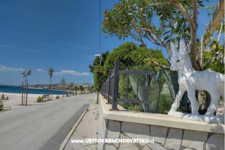 Apartments Figaro Kastela Croatia