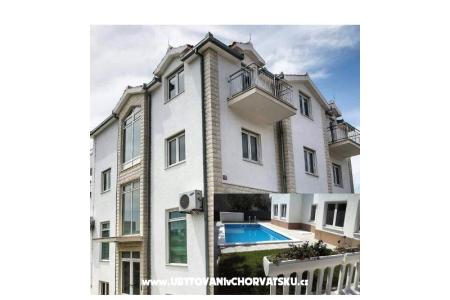 Apartments Karadza Kastela Croatia