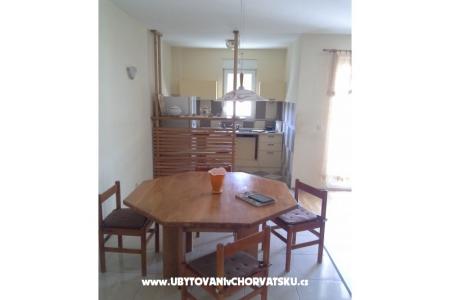 Apartments Kastel Stari photo 3