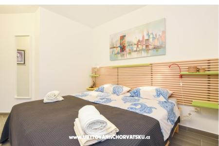 Flora Apartment photo 2