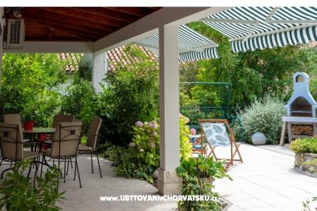 Flower Apartment photo 3