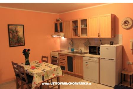 Apartment Linda photo 2