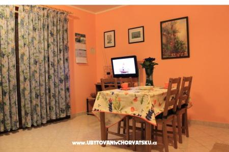 Apartment Linda photo 3