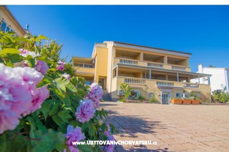 Apartments City Center Dekanic photo 3