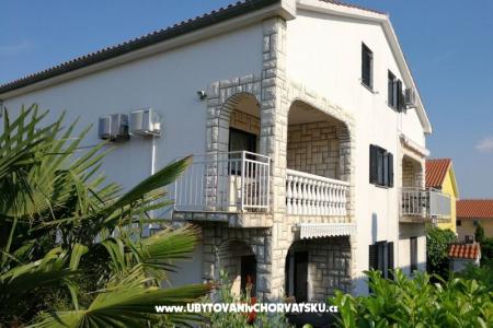 Apartments Blazevic, Njivice photo 4