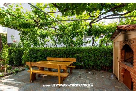 Apartments Dujmović photo 2