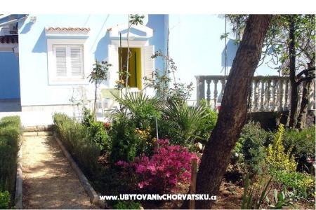 The Blue House Apartments photo 4