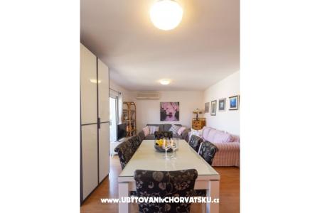Apartments Luny Makarska photo 2