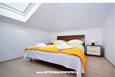 Apartments Anita - Center photo 4