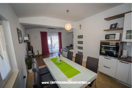 Apartment Hrvoje photo 3
