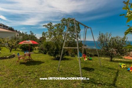 Downtown Apartments + Free Parking photo 2