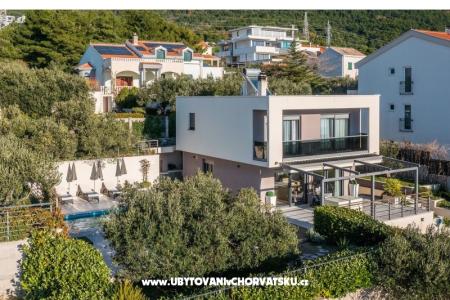 Villa in Makarska, private pool photo 2