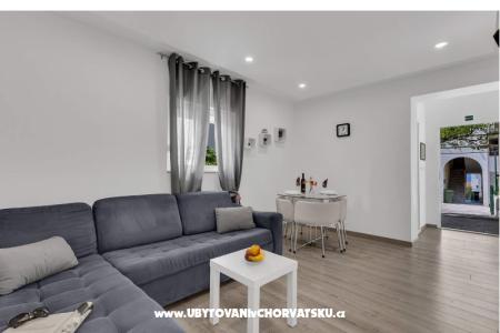 Sunny Garden Apartments Ana photo 2