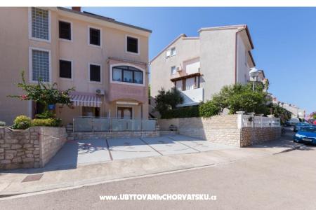 Apartments Avvi photo 2
