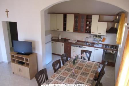 Apartments Mladen Majić photo 4