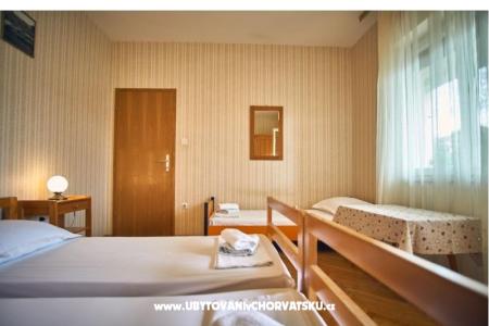 Apartments Boris - Vinisce at Trogi photo 5