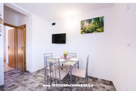 Apartments Sea Star Ivana photo 5