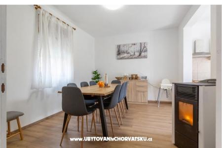 Secret forest house photo 5