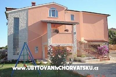 Apartment Maretic photo 2