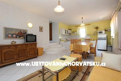 Apartments Tomy photo 3