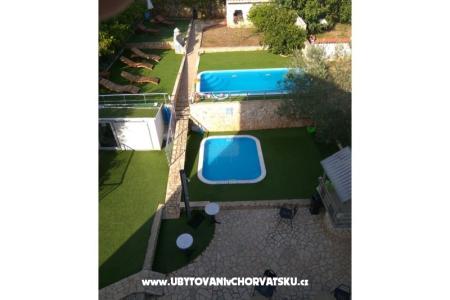 Villa Luka - jacuzzi, pool, sauna photo 2