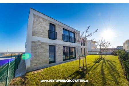 Queen Beach Resort Apartments photo 3