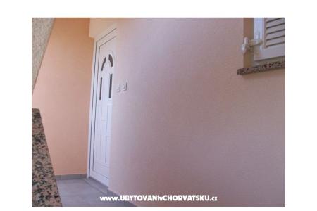 Oasis Apartments photo 3