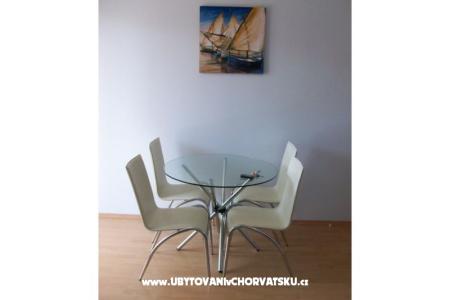 Oasis Apartments photo 4