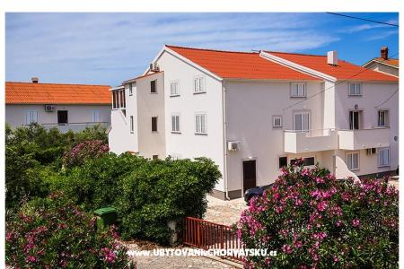 Apartments Lucija Novalja - Pag Croatia