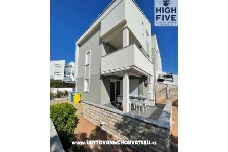 High Five Luxury House Novalja photo 2