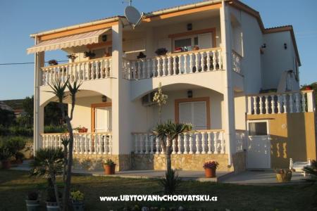 Villa Carrington photo 2