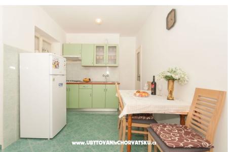 Apartments Neda Vulić Omiš Croatia