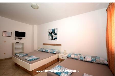 Apartments Ana - Camp Ivo photo 5