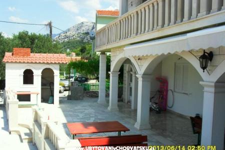 Apartments Ante photo 2