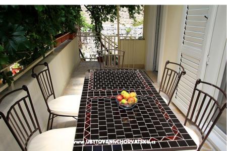 Main Square Apartment photo 4