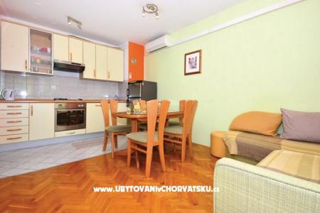Renata photo 3