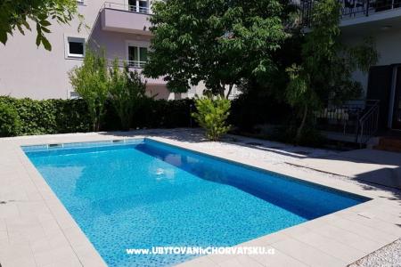 Apartments Zlatko Omis Croatia