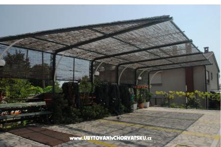 Apartments &amp; rooms  Raspor photo 4