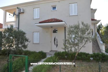 Apartments Karmen photo 4